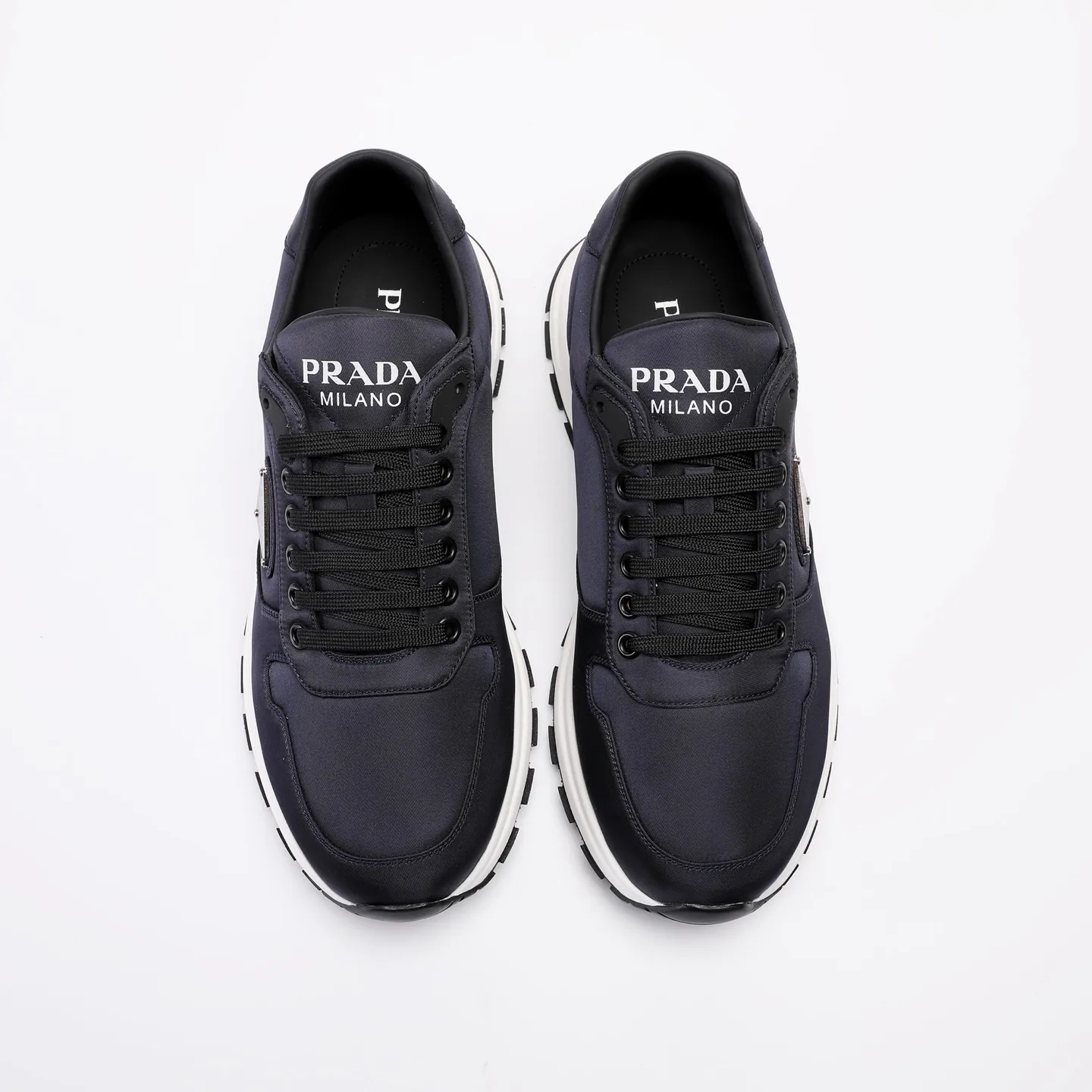 Batch 580 [PRADA] Men's shoes are popular in the counter, official website synchronization, high-quality shipments. Fabric: original cowhide with snakeskin. Lining: cowhide feet + cowhide lining. Outsole: original TPU + foam. Size: 38-46